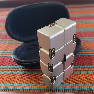 Selling an Infinity Cube